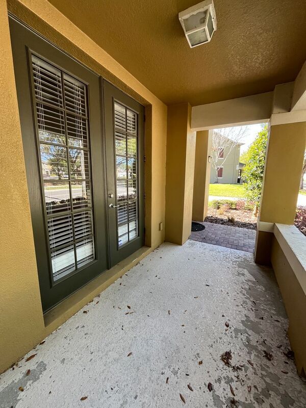Building Photo - 12856 Salomon Cove Dr