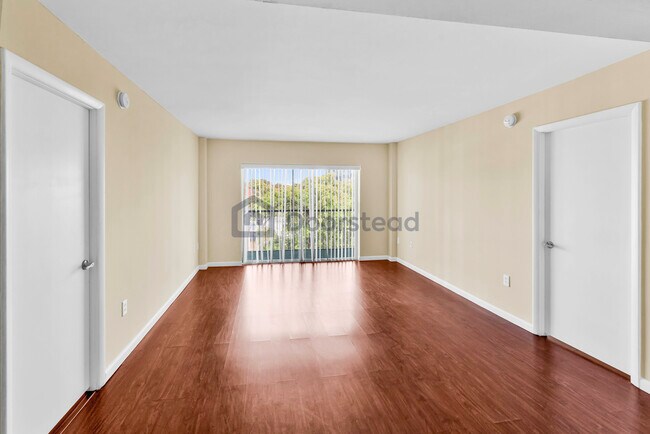 Building Photo - 4172 Inverrary Dr