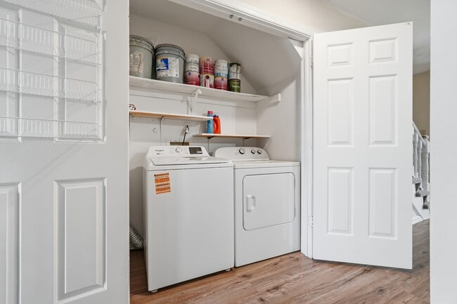 Building Photo - 3914 Wyckoff Dr