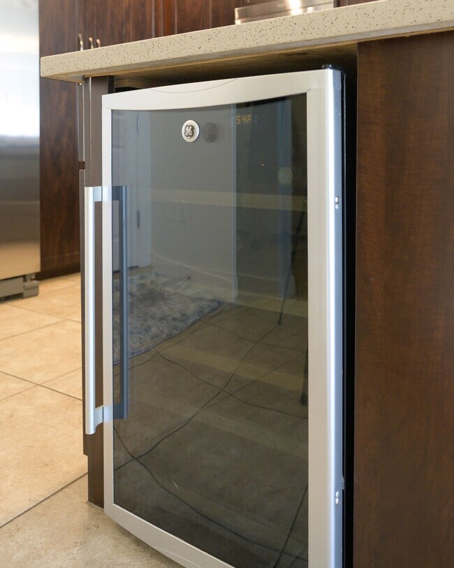 Building Photo - 5450 E Deer Valley Dr