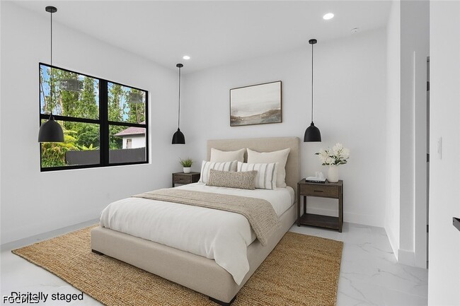 Building Photo - 3202 21st St W