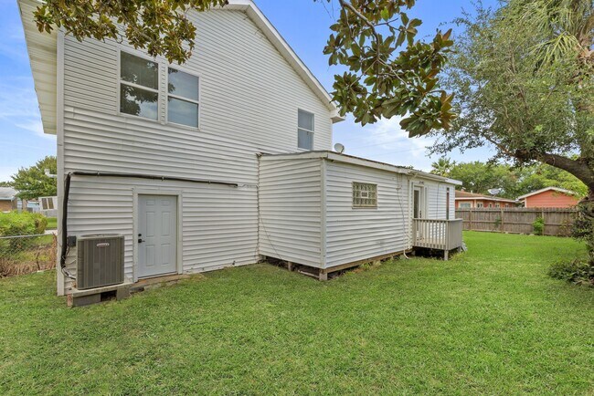 Building Photo - 5309 Perry Ave