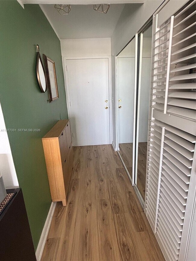 Building Photo - 2350 NE 135th St