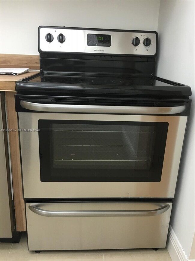 Building Photo - 8760 SW 133rd Avenue Rd