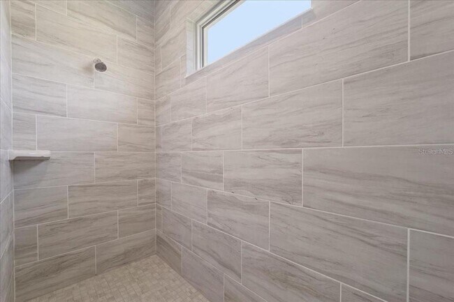 Building Photo - 60 Del Palma Dr