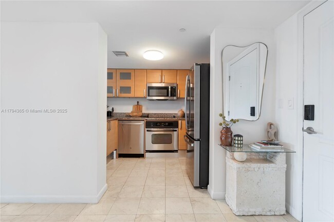 Building Photo - 2101 Brickell Ave