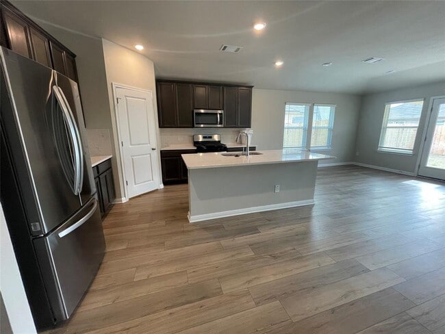 Building Photo - 404 Grasslands Trl