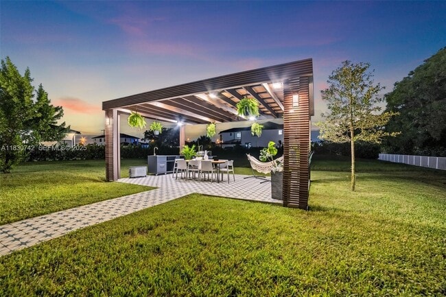 Building Photo - 5000 SW 159th Ave