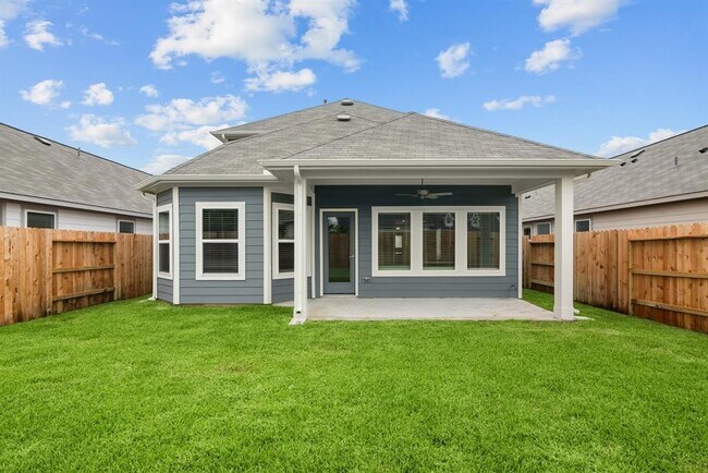Building Photo - 31915 Splendor Dr