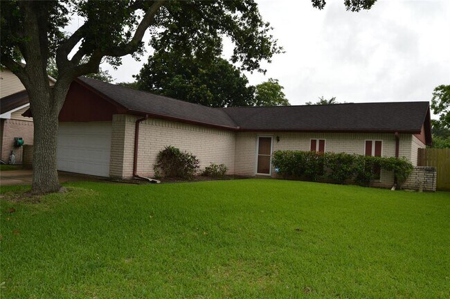 Building Photo - 4929 Meadow Pl Dr