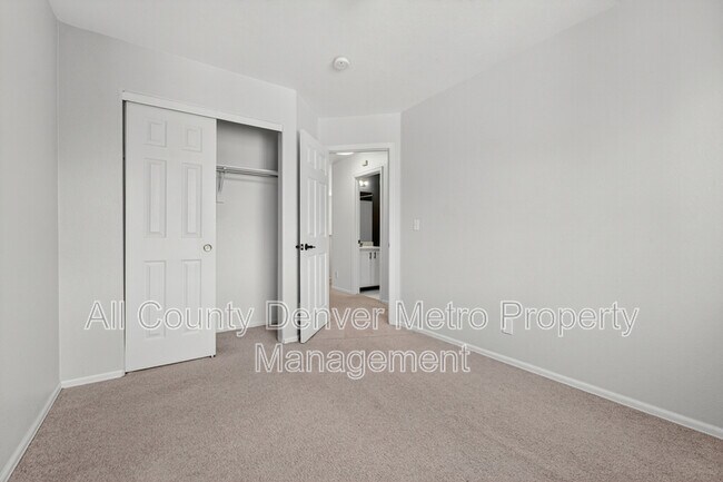 Building Photo - 10203 Vine Ct