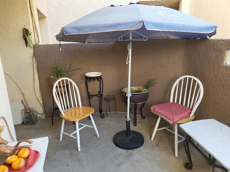 Building Photo - 5420 Sylmar Ave