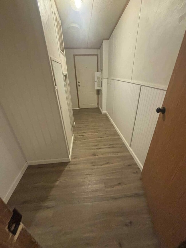 Building Photo - 1020 Little Perry Rd