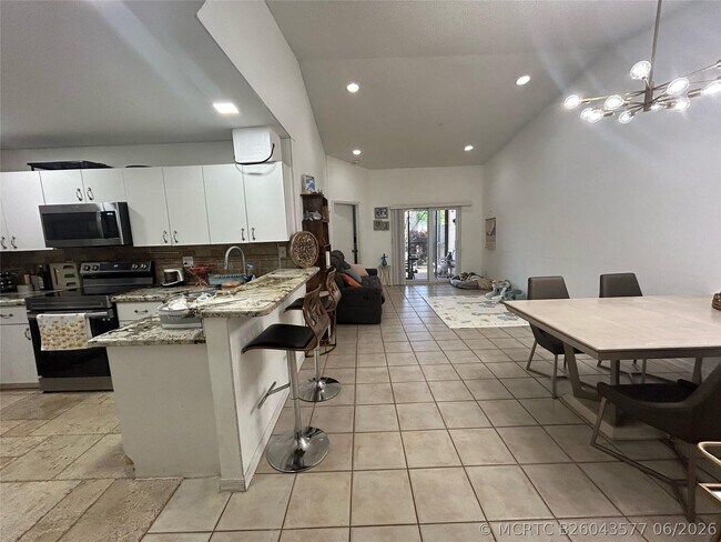 Building Photo - 11296 SW 17th Ct