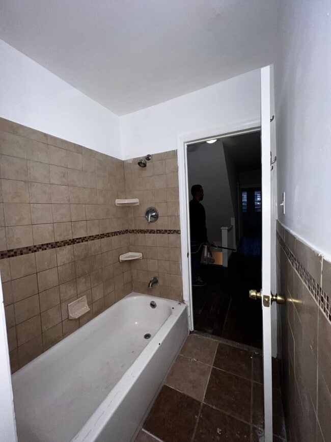 Building Photo - Amazing new Reno house