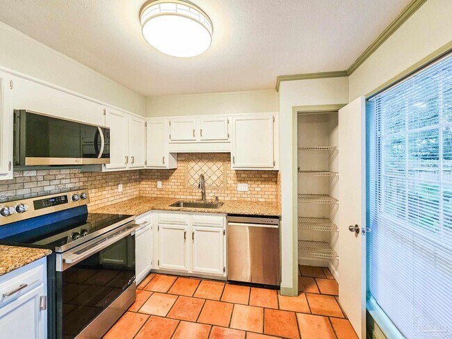 Building Photo - 4607 Lennox Pl