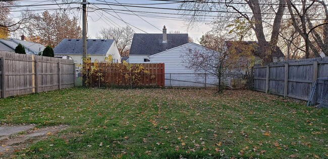 Building Photo - Beautiful 3-Bedroom Home in the Heart of Clawson
