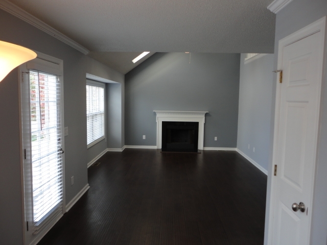 Building Photo - 125 Medford Cir