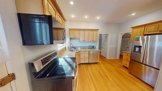 Building Photo - 42 Englewood Ave