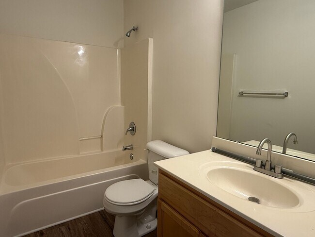 Building Photo - 6319 Elliott Dr