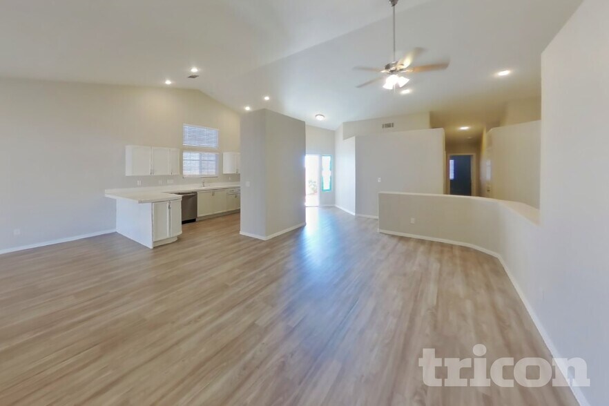 Building Photo - 6310 Maxwood Ct
