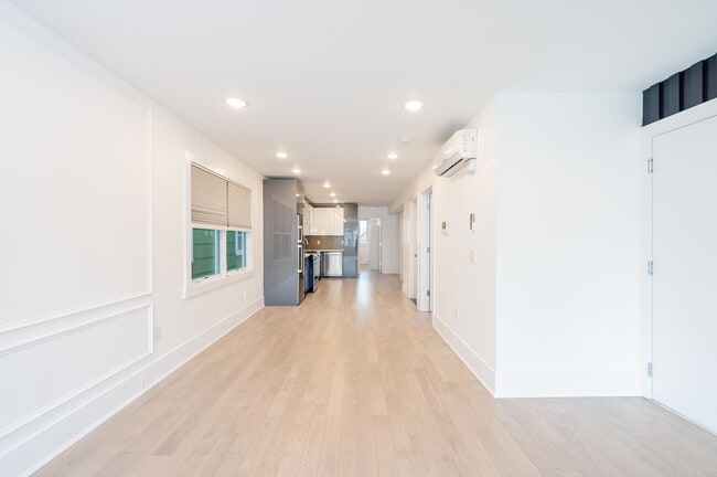 Building Photo - 309 Palisade Ave