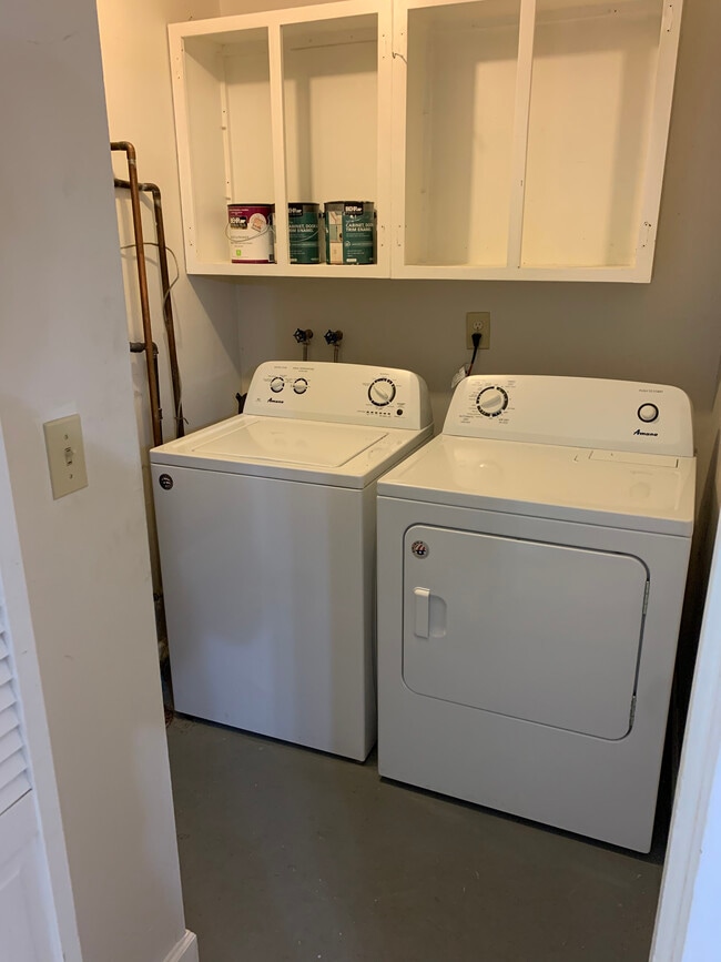 Building Photo - 591 Britmore Ct