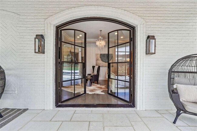 Building Photo - 2242 Shoal Creek Rd
