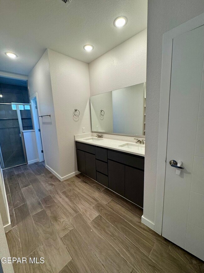 Building Photo - 12725 Don Norte St