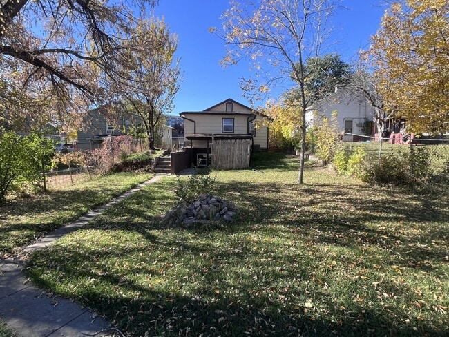 Building Photo - 724 Silver St