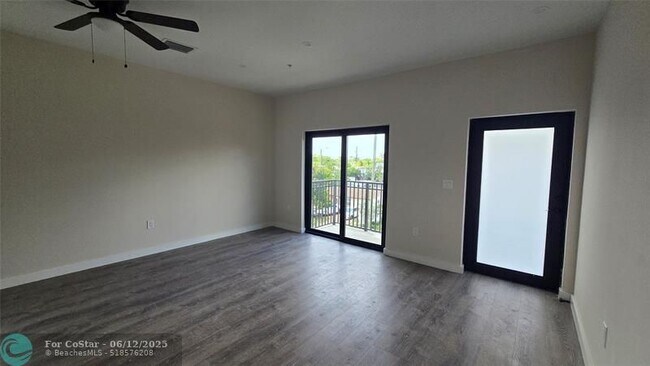 Building Photo - 3721 SW 12th Pl