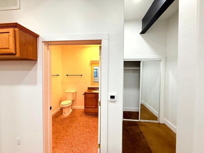 Building Photo - 1774 N Main St