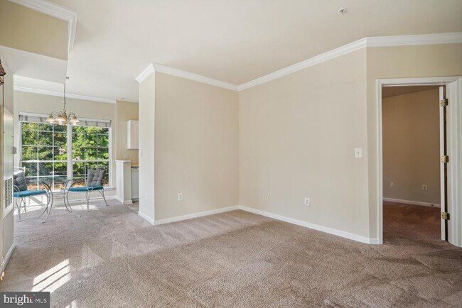 Building Photo - 4561 Strutfield Ln