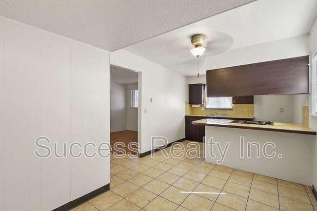 Building Photo - 5440 Viceroy Dr