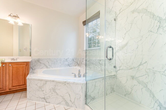 Building Photo - 8932 Milford Haven Ct