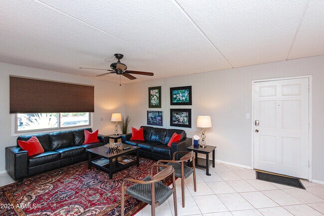 Building Photo - 4201 E Camelback Rd