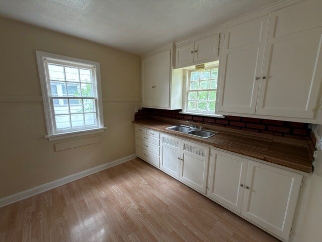 Building Photo - 2411 N Dechman Ave