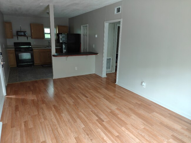 Building Photo - 1418 Union St W