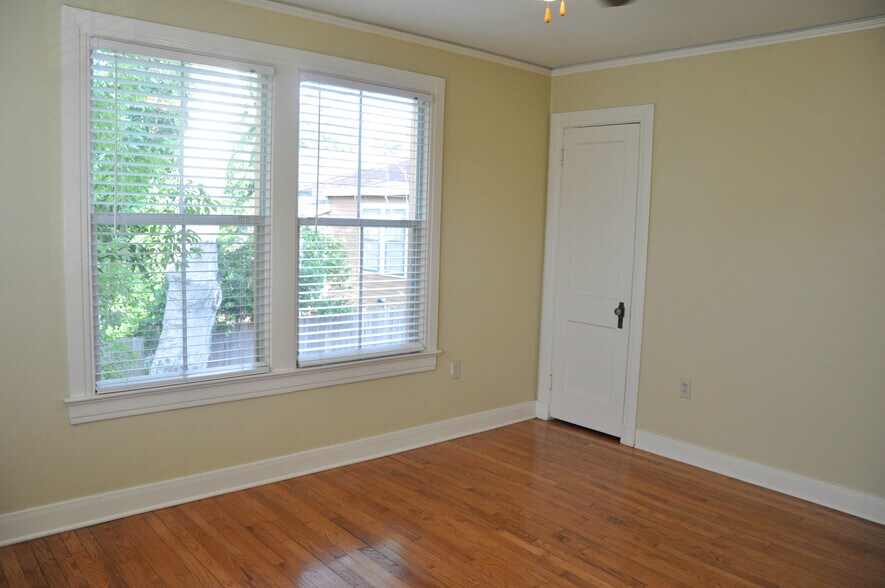 Building Photo - 912 N 6th St