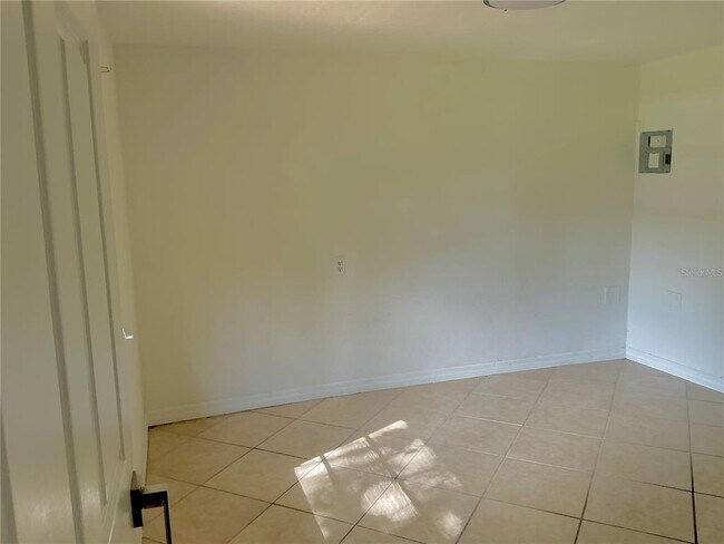 Building Photo - 3495 Forest Dr