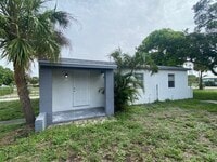 Building Photo - 1136 Avenue G