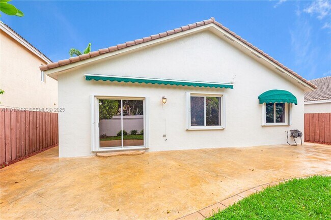 Building Photo - 5334 NW 111th Ct