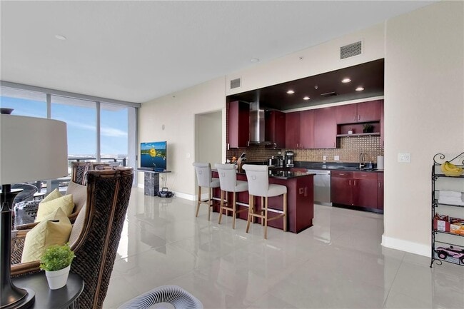 Building Photo - 150 E Robinson St