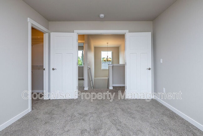 Building Photo - 206 Tacoma Ct NW