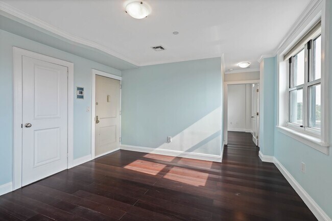 Primary Photo - 235 Ocean Pkwy