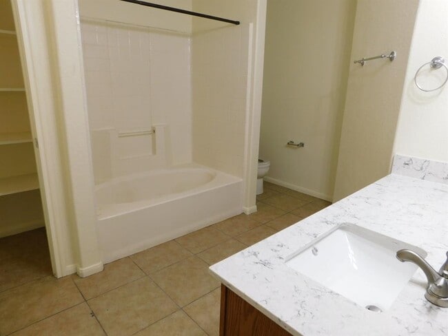 Building Photo - 4513 Magin Meadow Dr