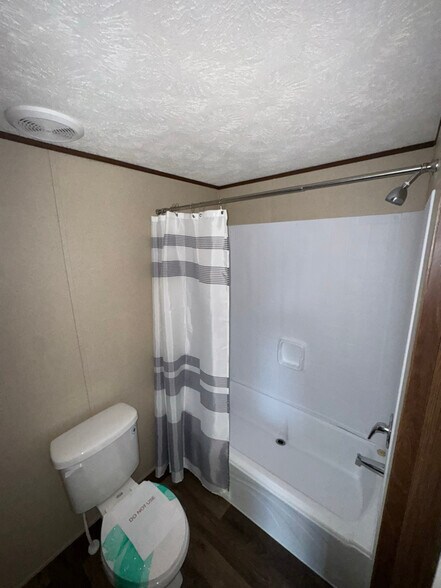 Building Photo - 497 Westover Dr