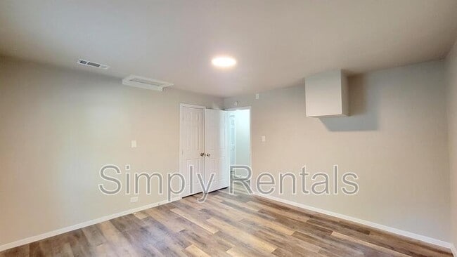 Building Photo - 1221 Stanford St