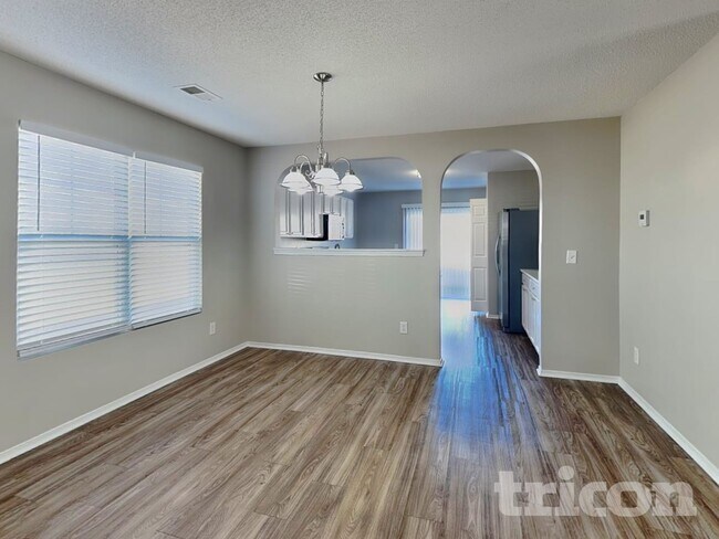 Building Photo - 933 Mailwood Dr