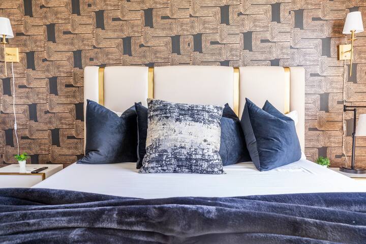 Building Photo - 528 Bronze Forest Dr